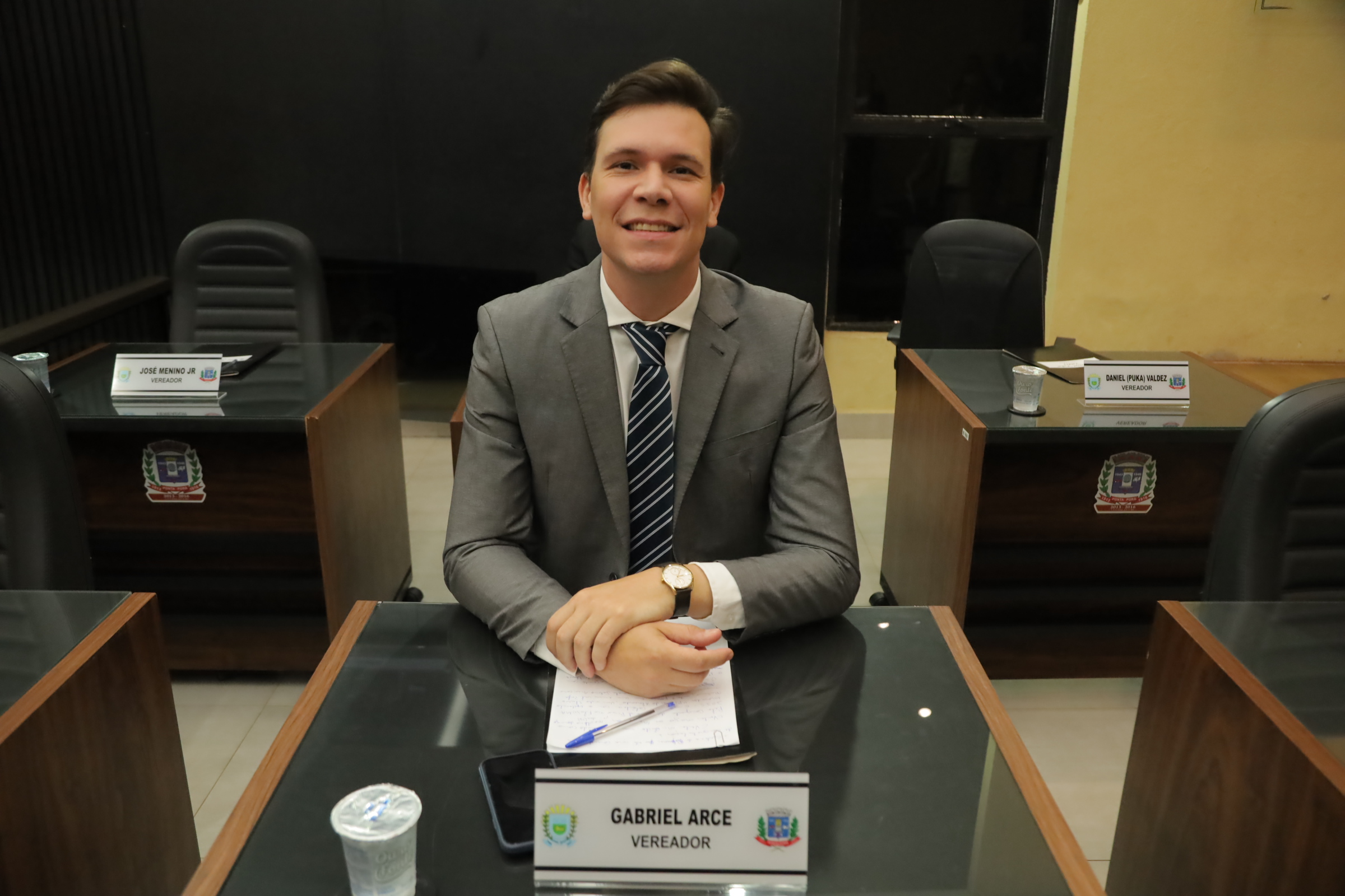 Gabriel Arce pede urgência na limpeza e reparos da iluminação no Residencial Ponta Porã II