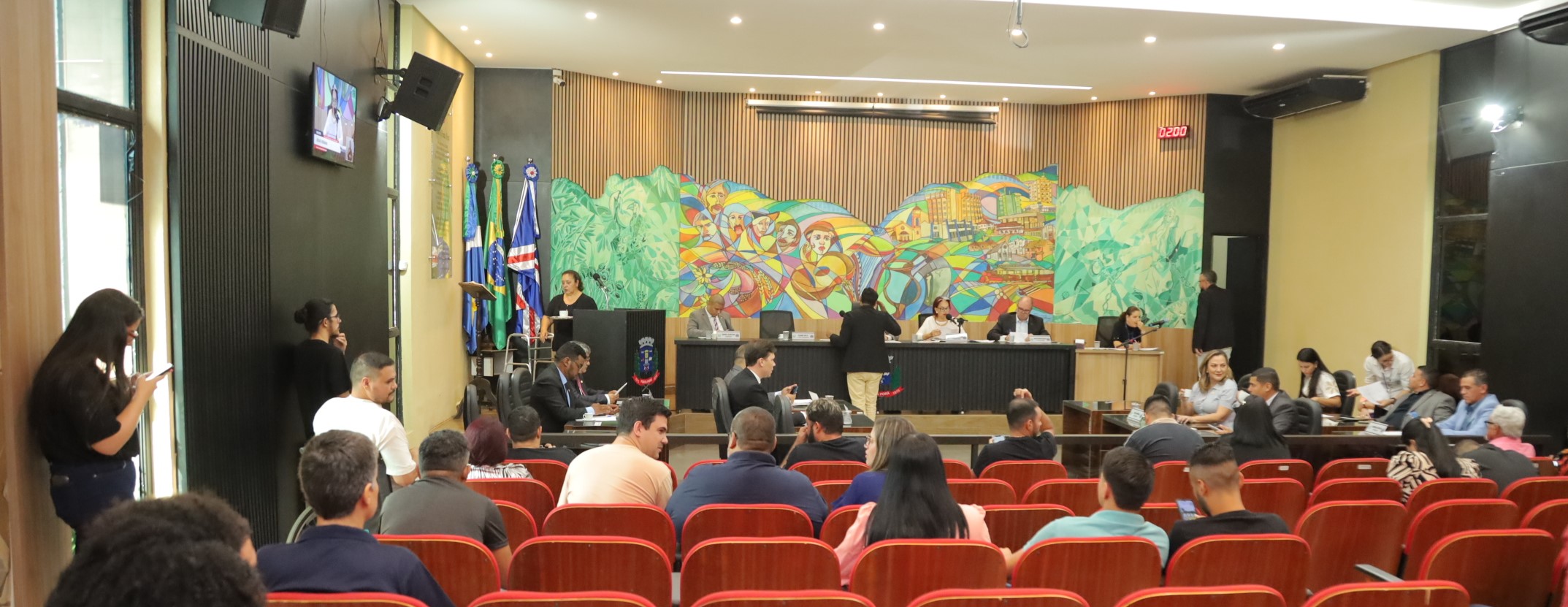 Vereadores autorizam negociação com o Previporã e prestam homenagens a destaques da fronteira