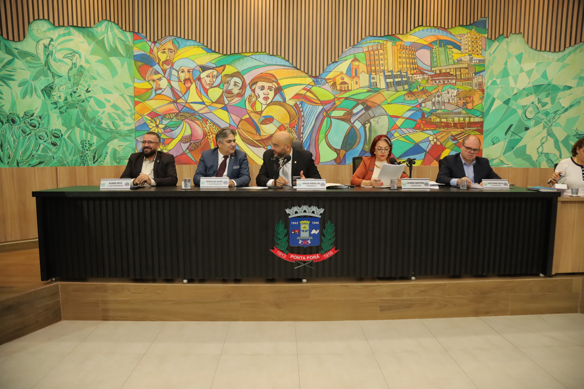 Vereadores aprovam reajuste salarial dos professores da Rede Municipal de Ponta Porã