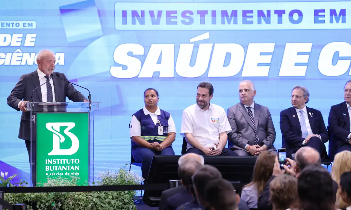 Equipes do SUS começam a receber vacina do Butantan contra a dengue