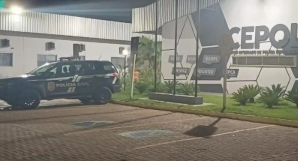 Encapuzados atiram seis vezes contra jovem no Centro Oeste